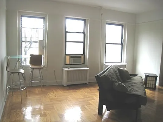 Rented by Metropolitan Equities | media 9