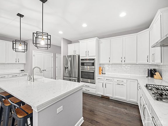 4th image of 23549 N Birkdale Dr
