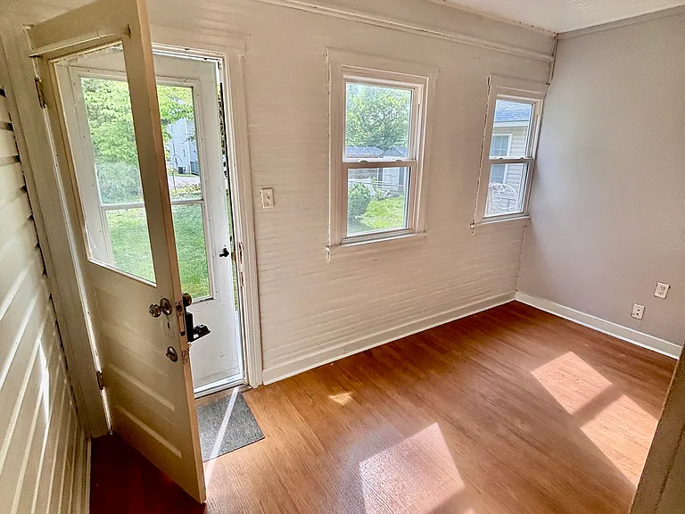 1526 20th St NE — Photo 38