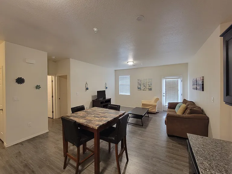 Artesia Apartments — Photo 4