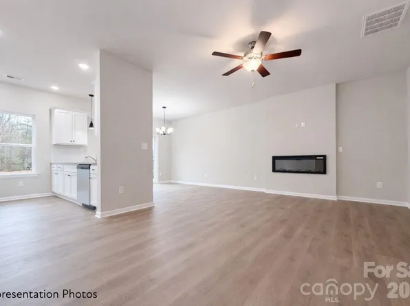 3726 Sally Ln, Charlotte, NC 28227