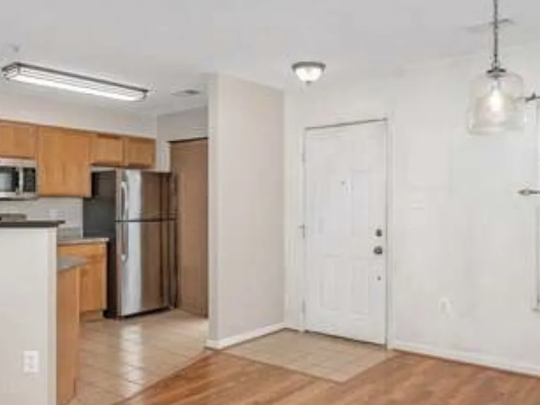 4946 Whitney Ter — Photo 4