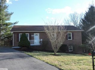 2703 Knollwood Dr, Staunton, VA 24401