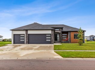 2025 67th Ave S, Fargo, ND 58104