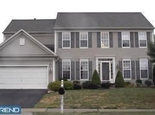 8 Atkinson Ln, Newtown, PA 18940