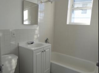 1126 Drake Ave #1R, Roselle, NJ 07203