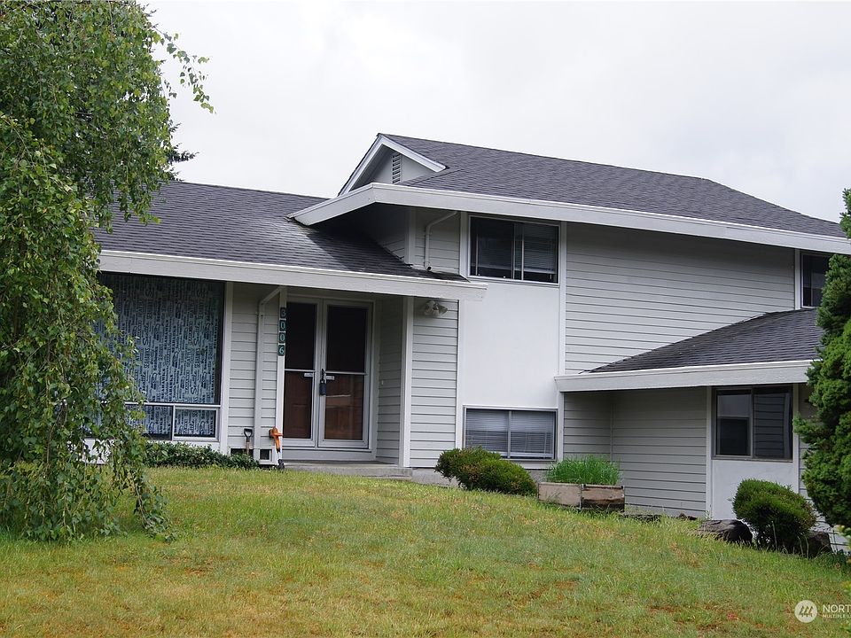 1st image of 3006 15th Street SE