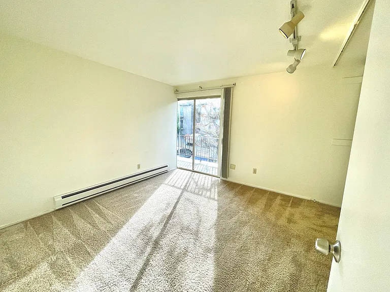11008 NE 68th St #719 — Photo 7