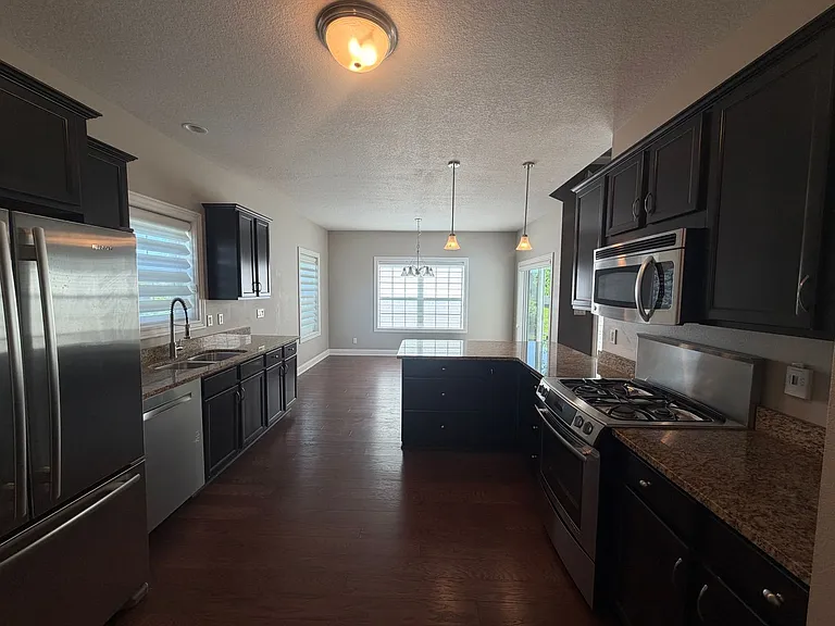 3314 Cullen Dr — Photo 6