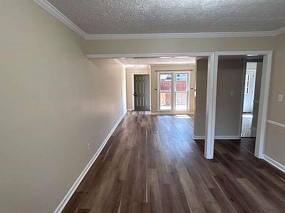 5th image of 5011 Meadow Ln