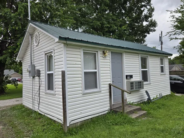 108 S Sturgeon St, Montgomery City, MO 63361