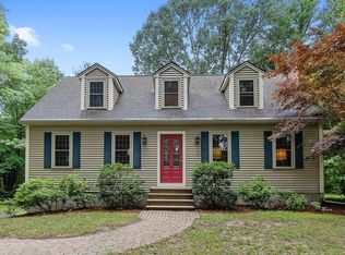 82 Scribner Rd, Tyngsboro, MA 01879