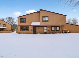 26645 Lake Of The Falls Blvd, Olmsted Falls, OH 44138