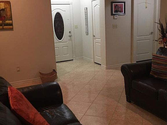 2nd image of 2422 Lexington Pl