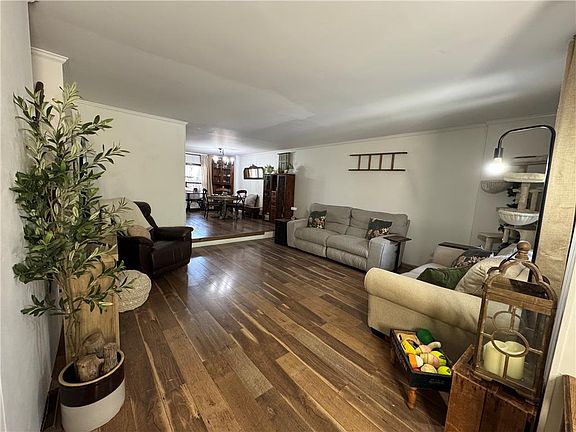 3rd image of 3412 Colonial Ct S