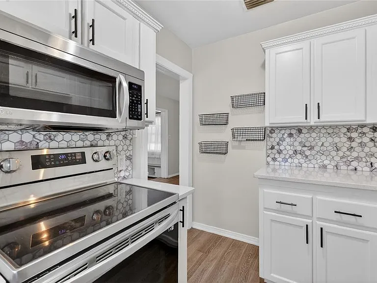 706 Mission Dr — Photo 21