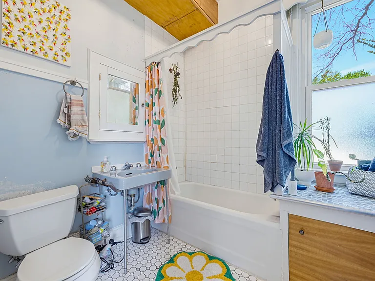 2350 S Lenox St #2350 — Photo 10