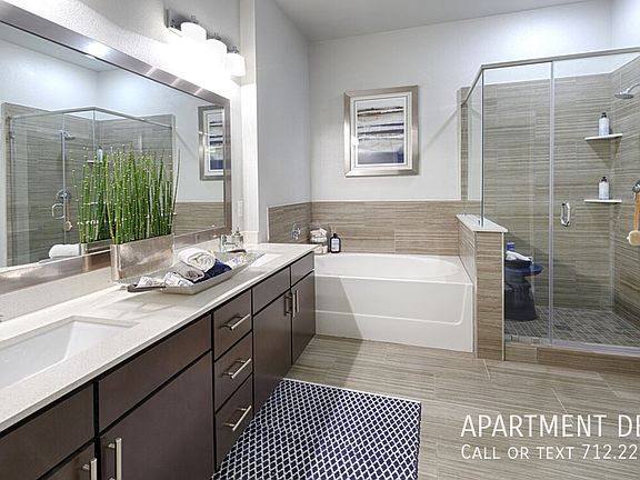 5th image of 910 Westcott St #212
