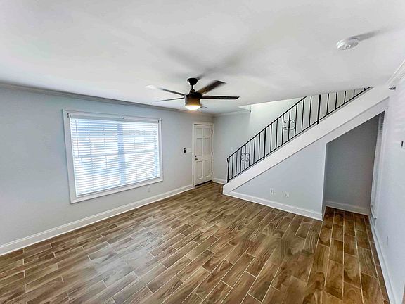 5th image of 32 Villa Ct SE