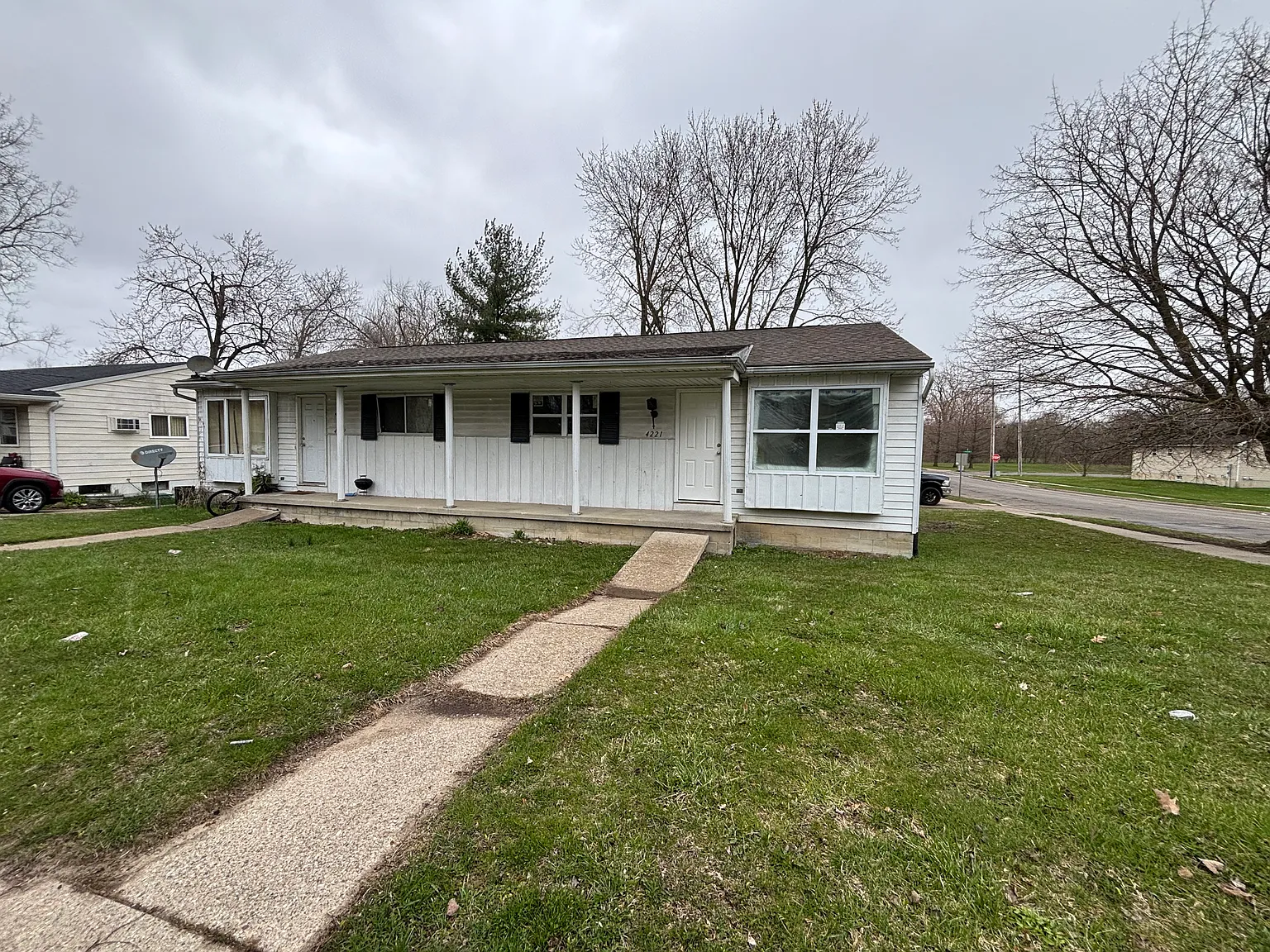 4221 Burchfield Dr #4221 photo 1