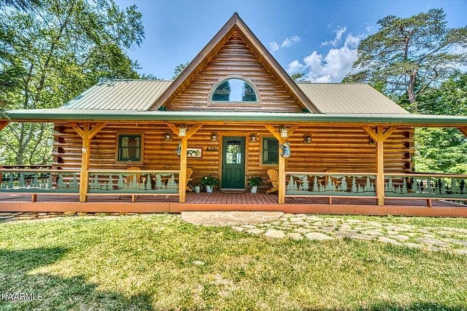 1st image of 208 Holiday Point Dr