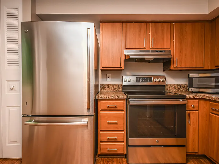 10231 Millstream Dr — Photo 10