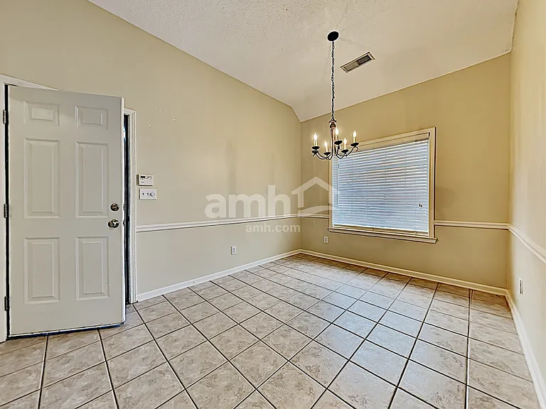 9289 Oakengate Cv — Photo 6