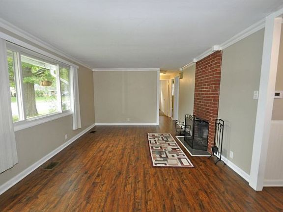 3rd image of 2803 Southeast Dr