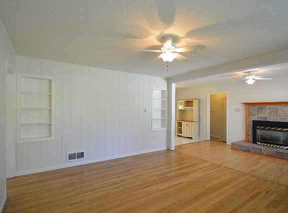3rd image of 920 12th St