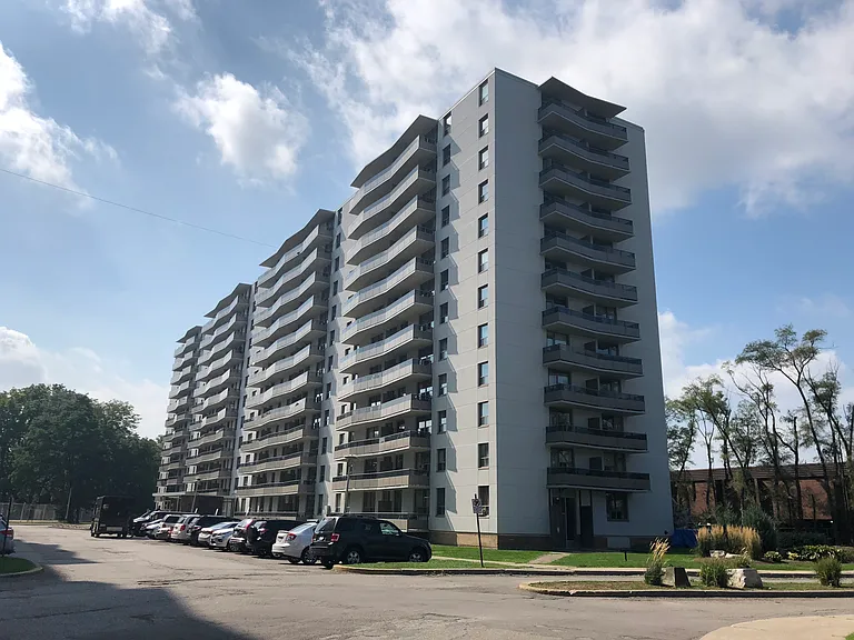 1001 Main St W — Photo 4