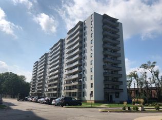 Camelot Towers - 1001 Main West, Hamilton, Hamilton, ON L8S 1A9
