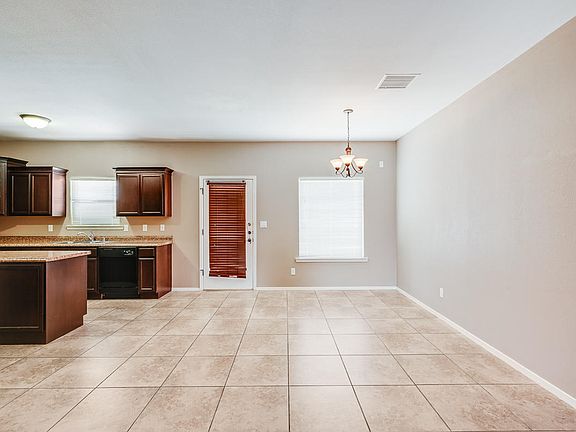 5th image of 2224 Honey Dew St