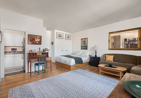 2nd image of 720 Greenwich St APT 7H