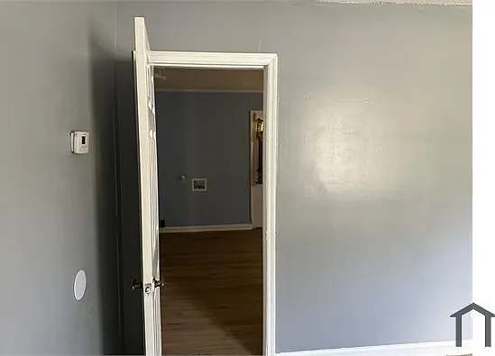 114 Henry St — Photo 11