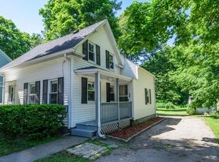 100 W Main St, Georgetown, MA 01833