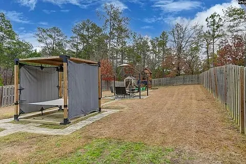 5 bed, 2322 sqft, $2,400 — Photo 3
