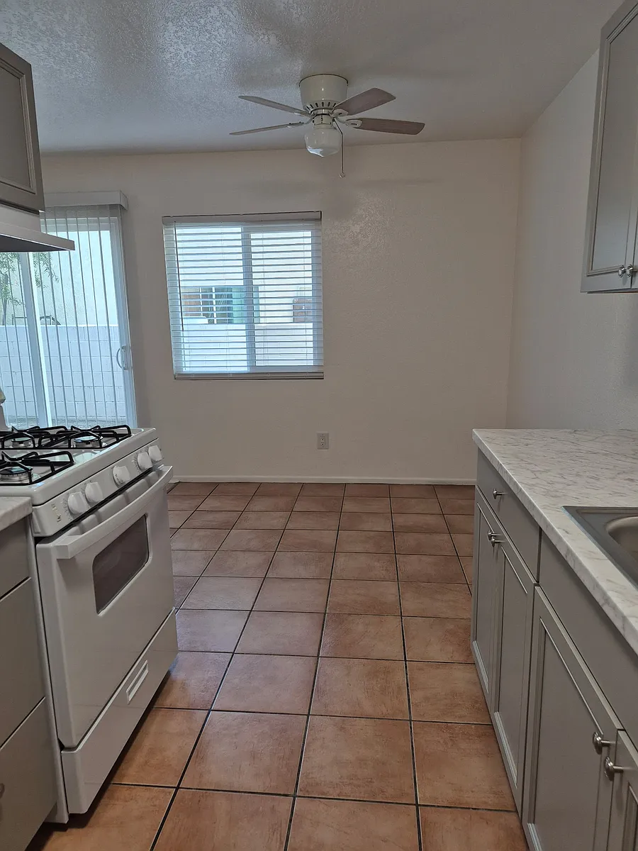 Building Photo - 68805 Cedar Rd #2