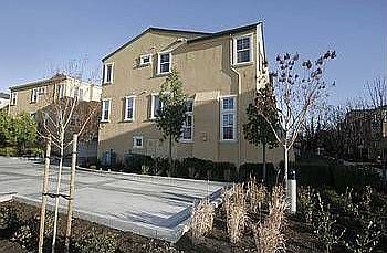 2nd image of 998 Cole Pl