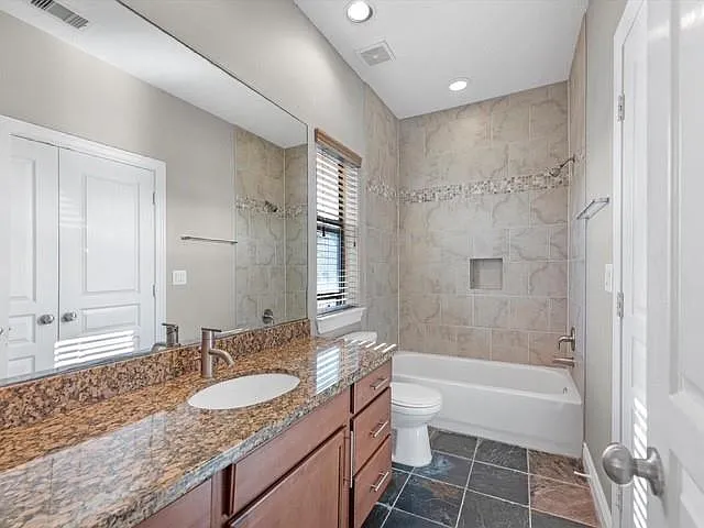 3 bed, 3.5 bath, $2,600 — Photo 3