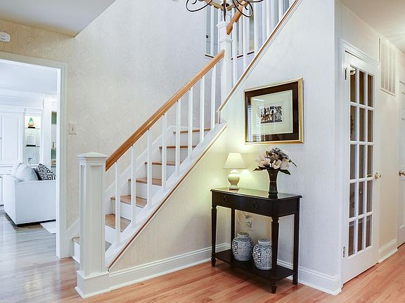5th image of 500 Bramblewood Ct