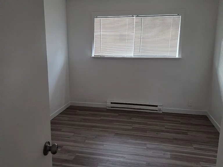 1112 McKinley Ave #B — Photo 6