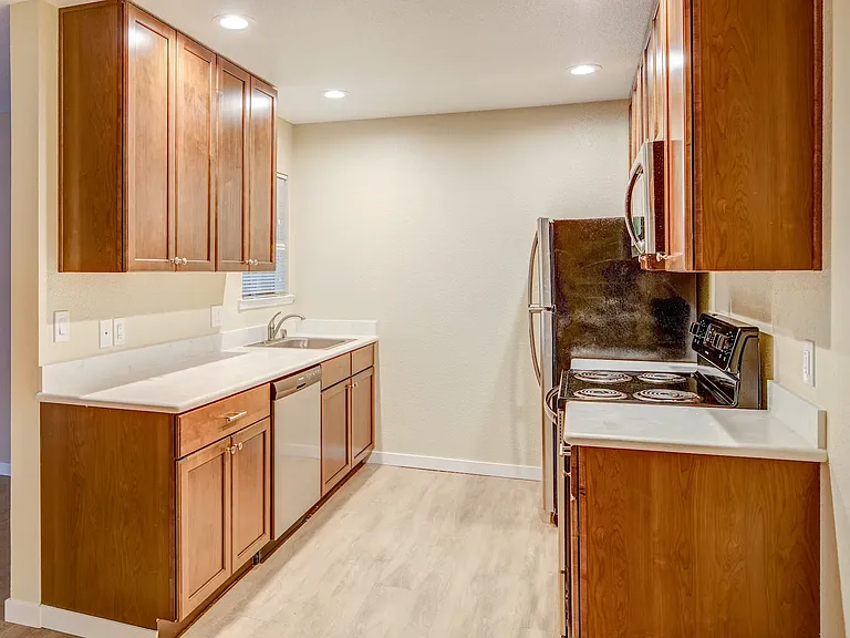 Muir Park Condos — Photo 2
