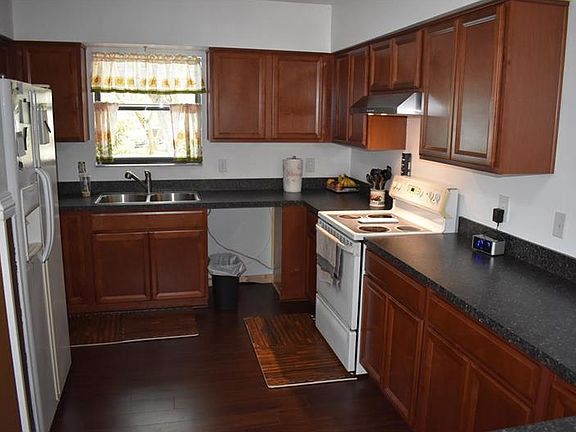 4th image of 2968 Bay View Dr
