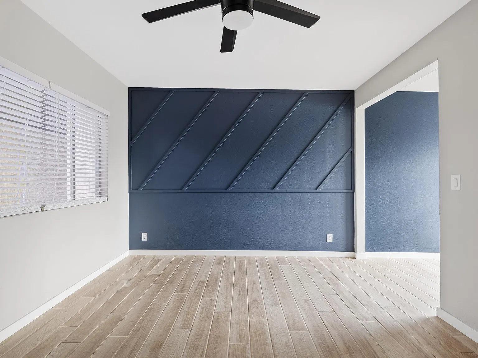 1126 N March Cir — Photo 4