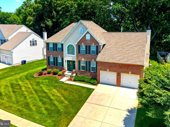 51 Creekwood Dr, Bordentown, NJ 08505