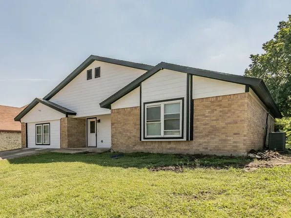 7205 Independence Ln, Forest Hill, TX 76140