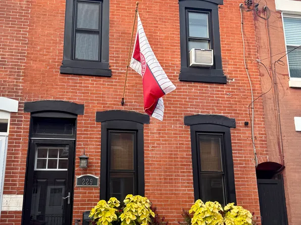 229 Watkins St, Philadelphia, PA 19148