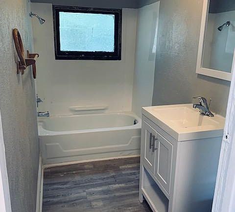 4th image of 3721 W 33rd St #Up
