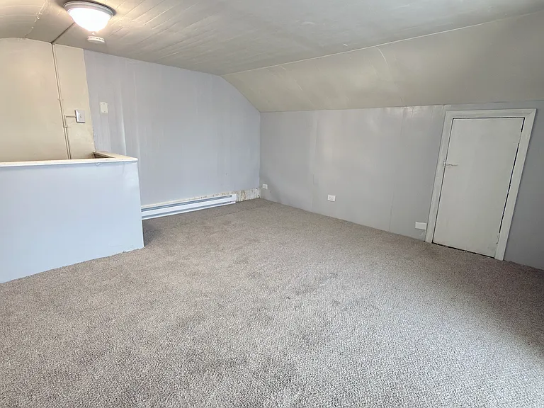 547 N Silk St — Photo 30