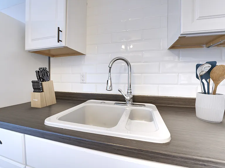 258 Kingscourt Ave #2 — Photo 8